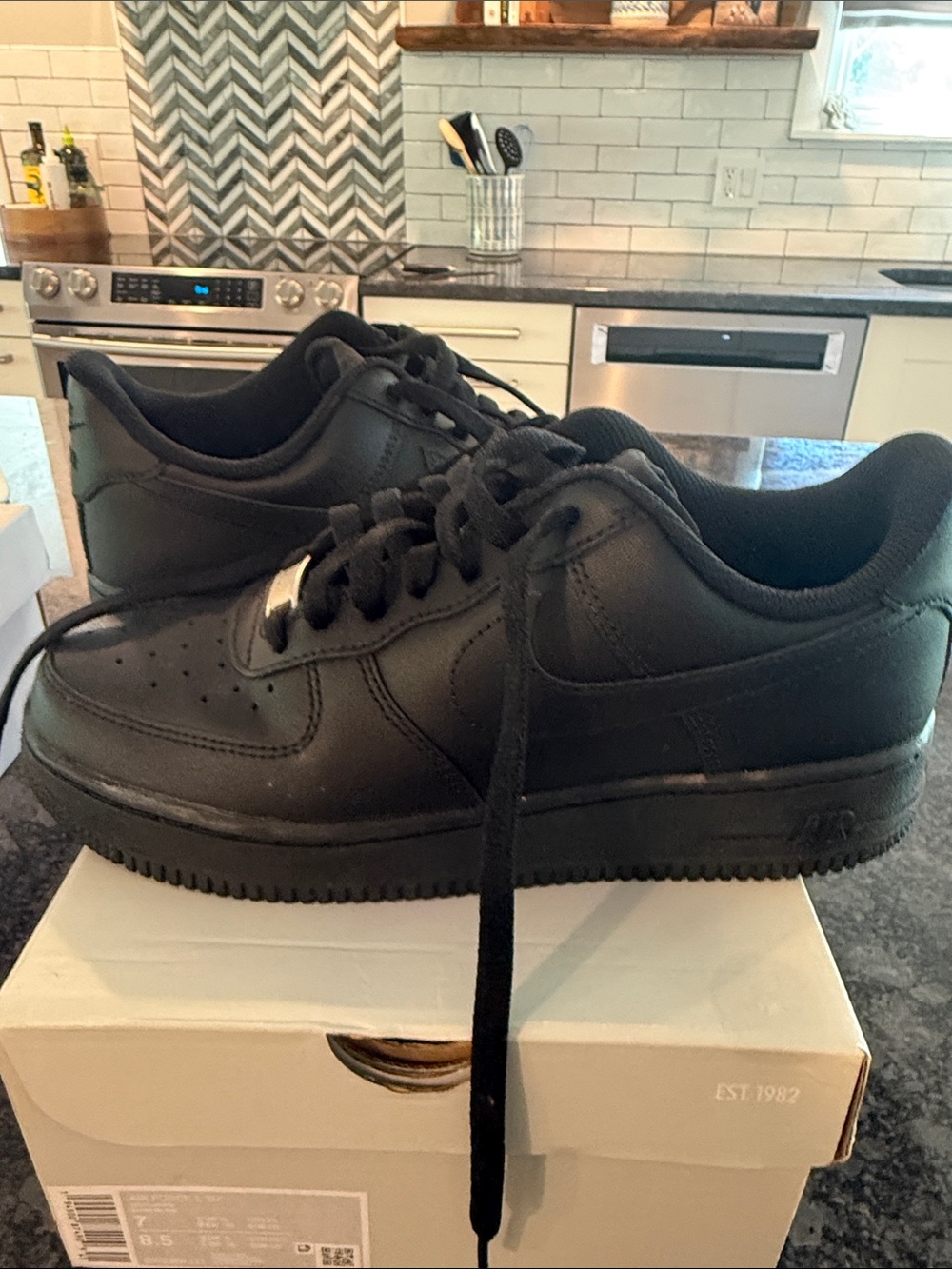Kids' Low-Top Black Sneaker — Cushioned Everyday Trainer